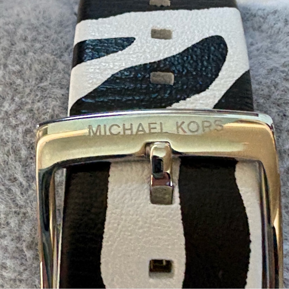 Michael Kors Channing Three Hand Zebra Print Leather Buckle Strap Closure Watch - Picture 13 of 16